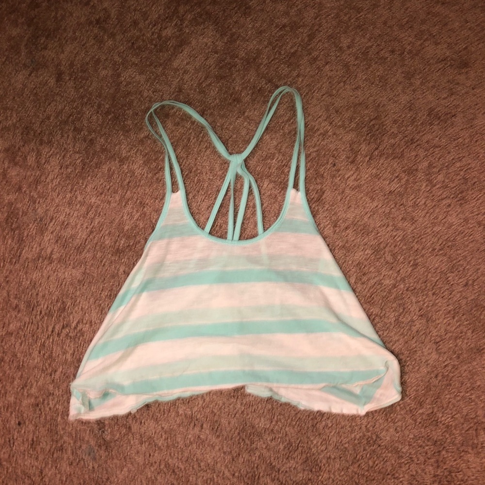 loose crop top